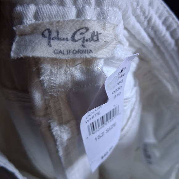 PacSun White Pants with Maroon and Gold Details - Picture 5 of 5